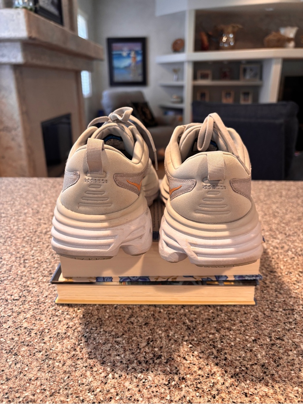 Hoka One One Bondi 8 (Women's Max Cushioned Road Running Shoe) size 9 - Picture 4 of 6